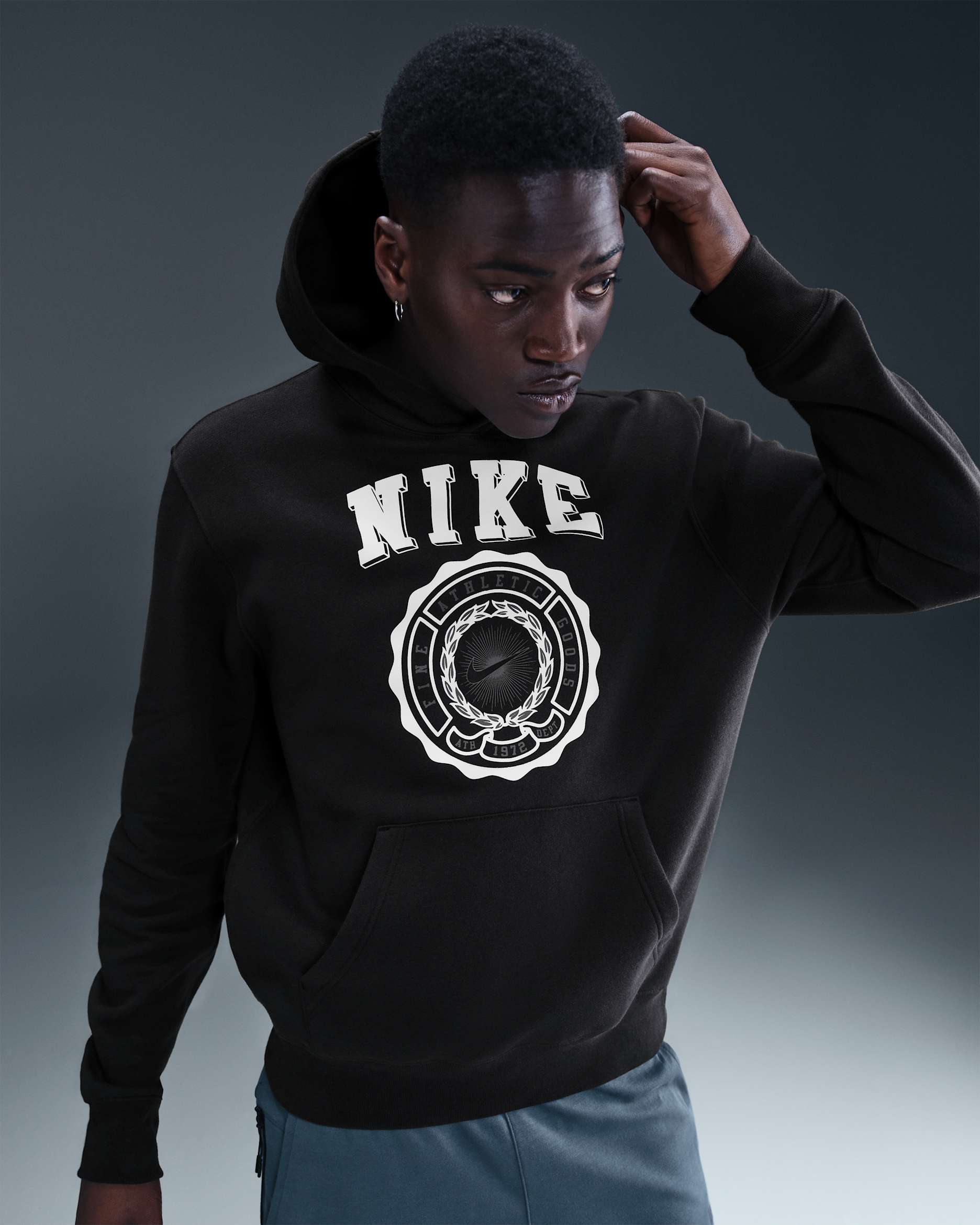 Nike Club Men's Pull-Over Fleece Hoodie. Nike.com